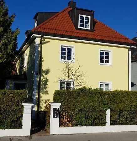Helle Und Ruhige Dachgeschosswohnung Μόναχο Εξωτερικό φωτογραφία